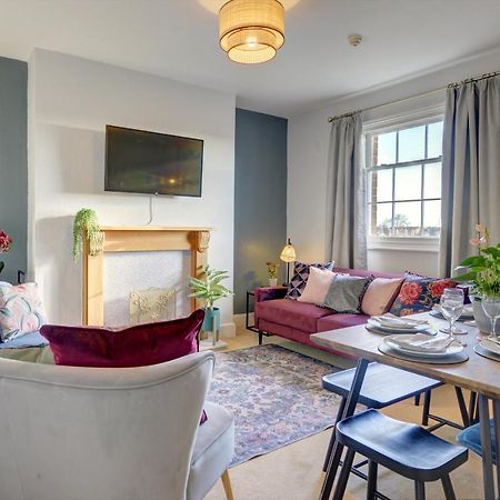 Regency Nest By Spa Town Property - Stylish 3 Bedroom Apartment On 2 Floors, Central Лемінгтон-Спа Екстер'єр фото